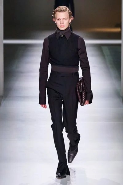 Look 3